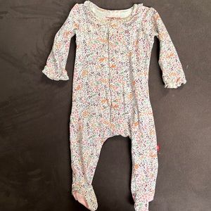 3-6 month magnetic me sleeper